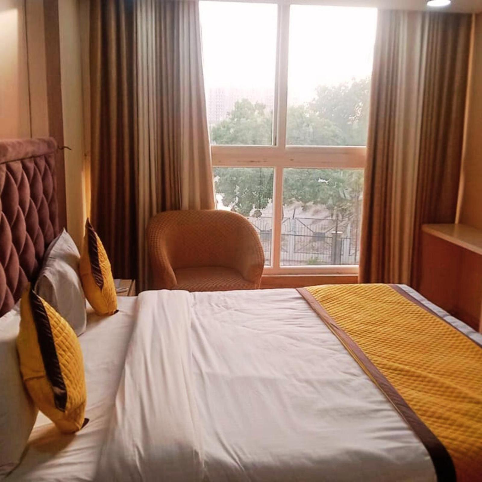 Hotel Lake View Grand Lucknow Ngoại thất bức ảnh