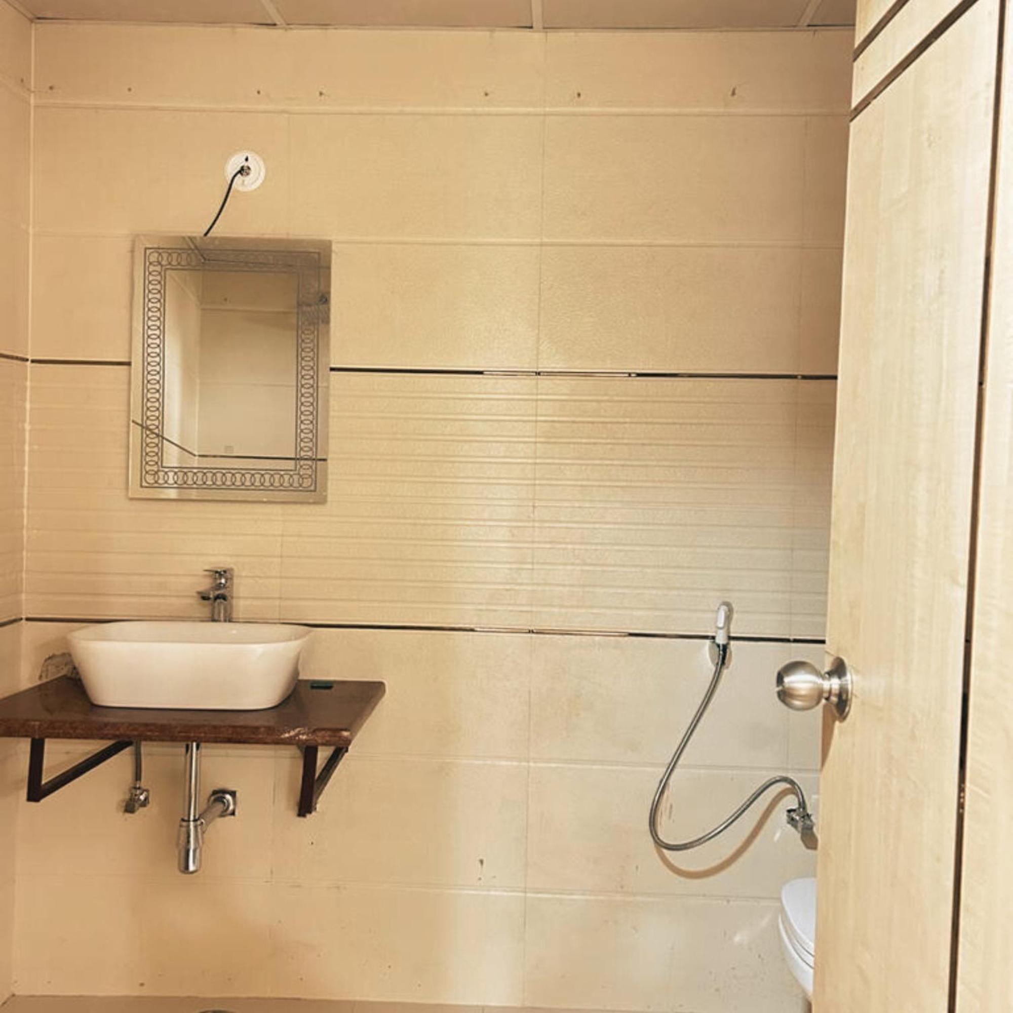 Hotel Lake View Grand Lucknow Ngoại thất bức ảnh