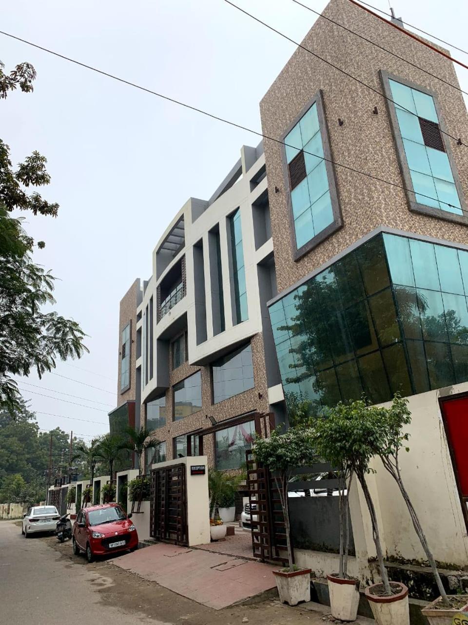 Hotel Lake View Grand Lucknow Ngoại thất bức ảnh