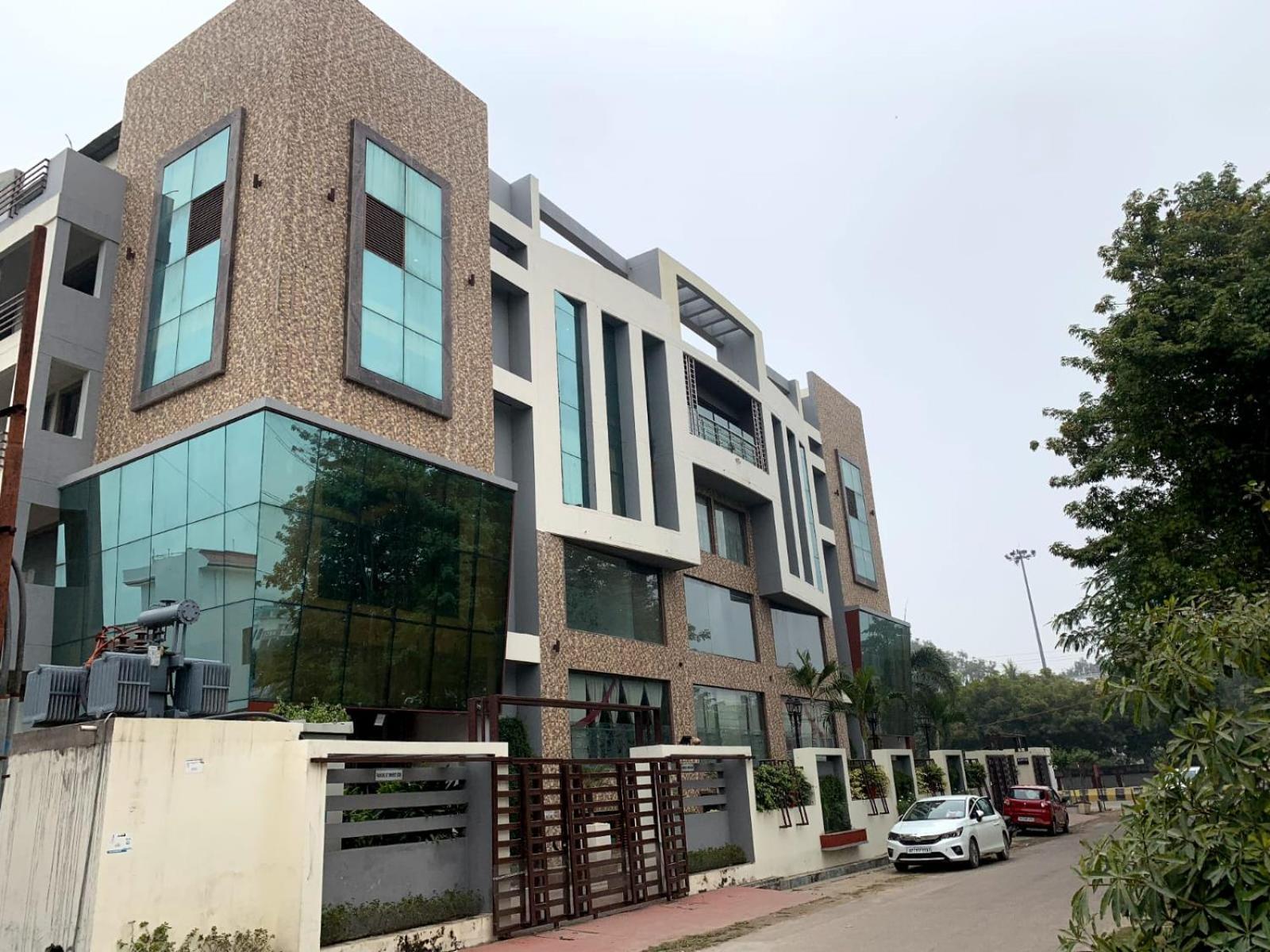 Hotel Lake View Grand Lucknow Ngoại thất bức ảnh