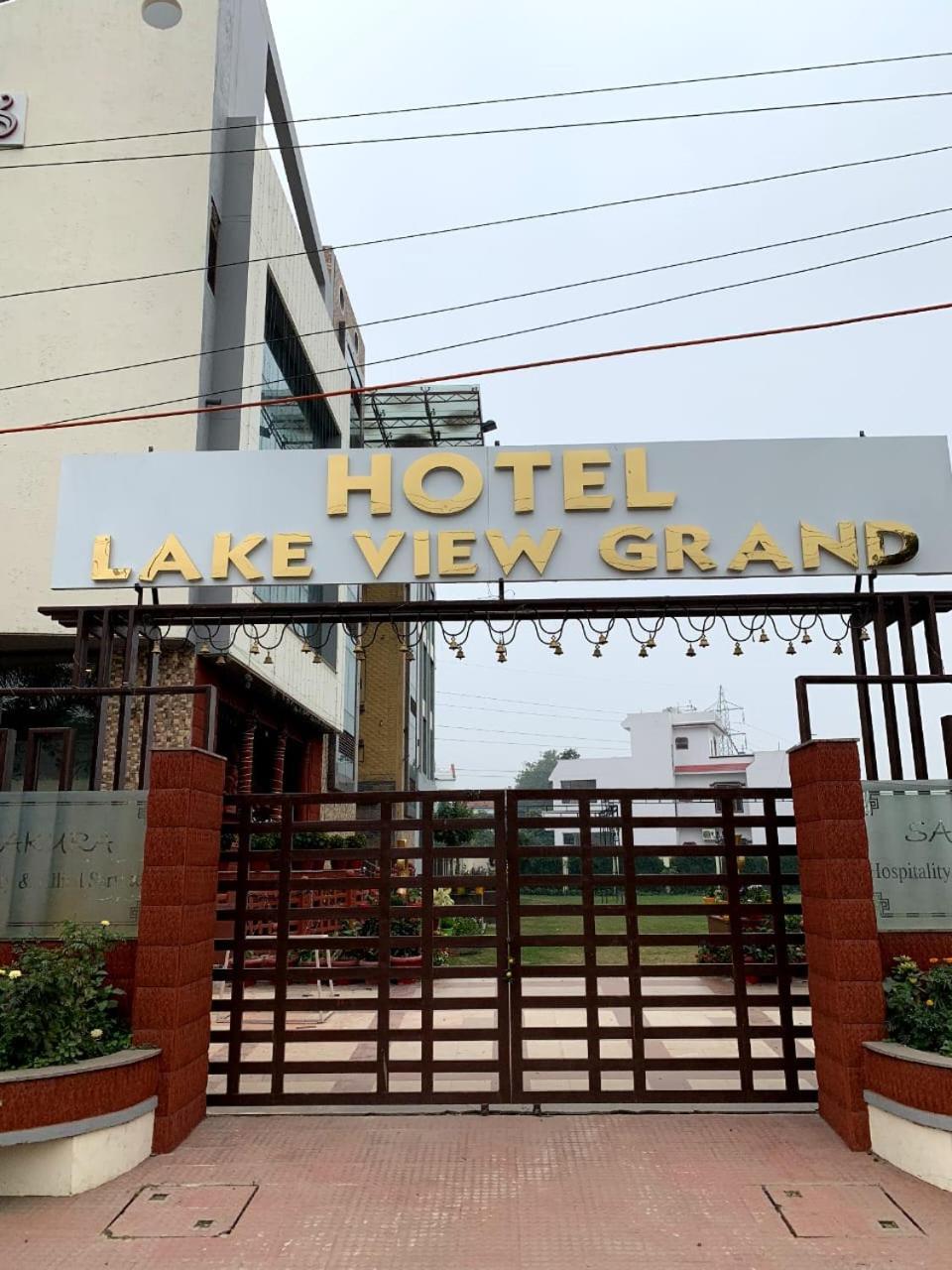 Hotel Lake View Grand Lucknow Ngoại thất bức ảnh