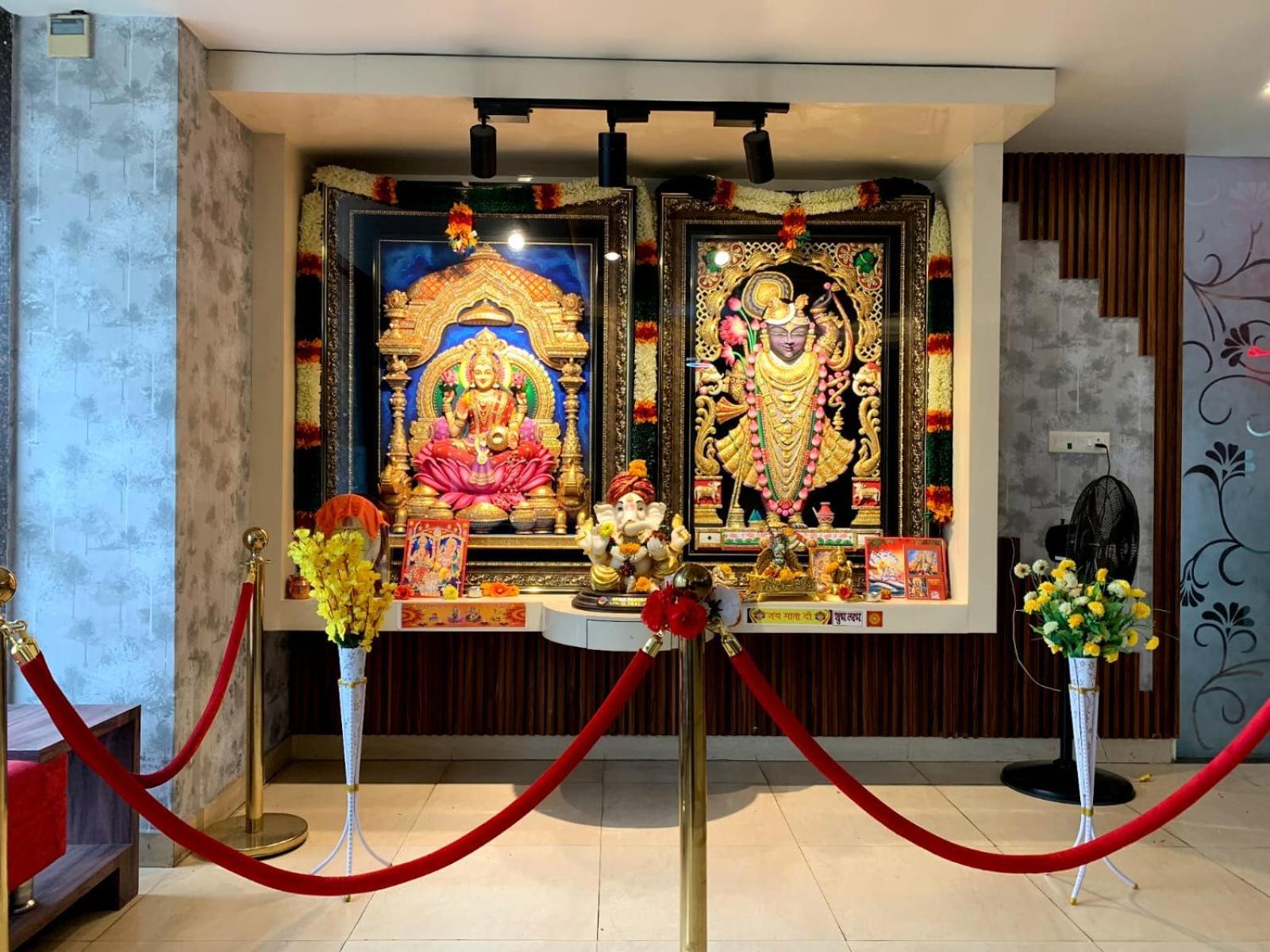 Hotel Lake View Grand Lucknow Ngoại thất bức ảnh