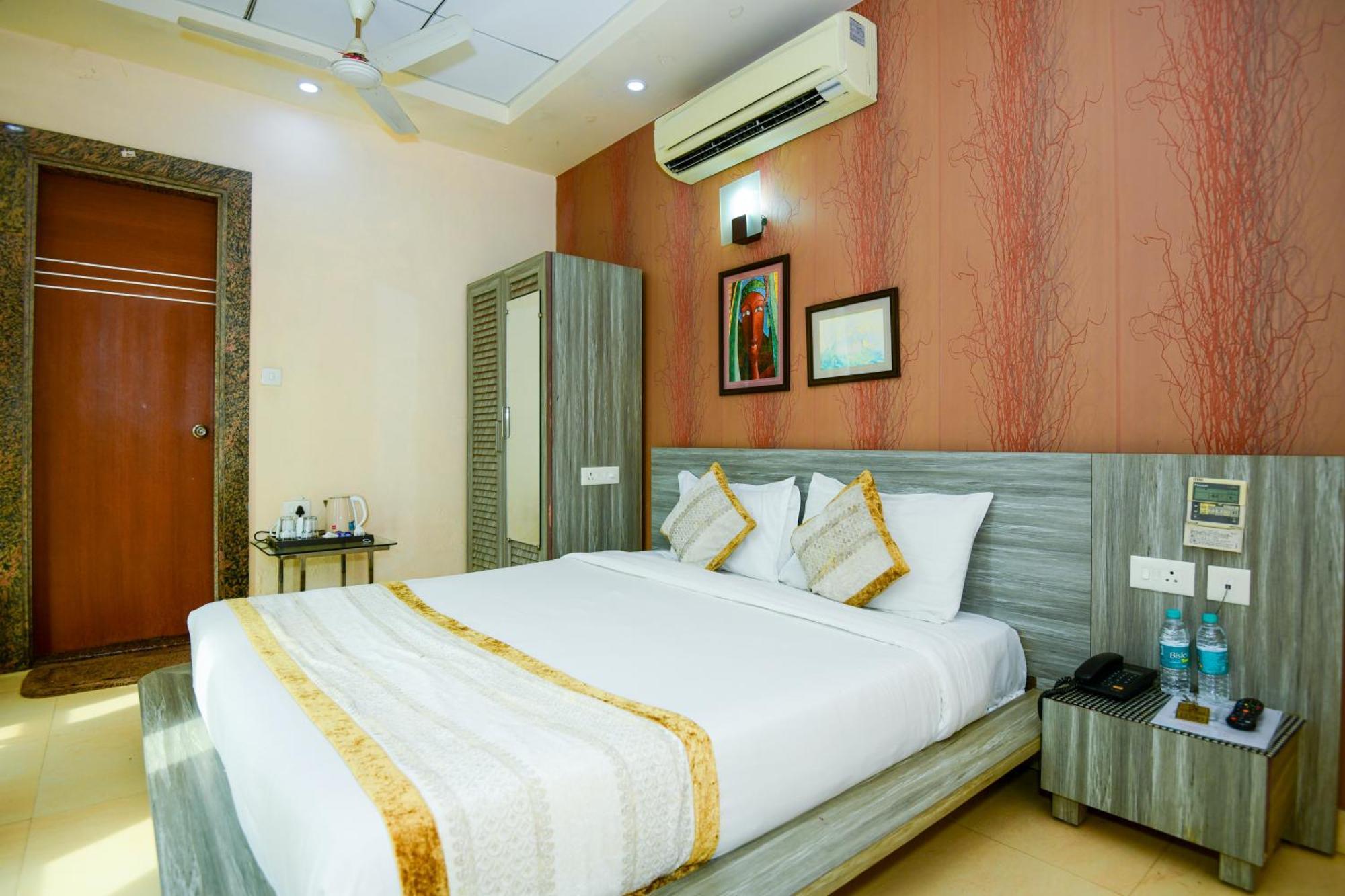 Hotel Lake View Grand Lucknow Ngoại thất bức ảnh